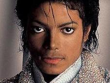 Même mort, Michael Jackson gagne encore plus d’argent
