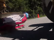 Quand lugeur professionnel fait descente plein trafic
