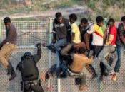 migrants africains prennent d’assaut barrière l’enclave marocaine Ceuta