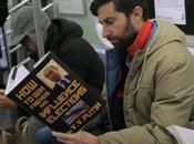 Fausses couvertures livres dans métro