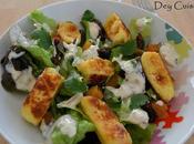 Quenelles polenta poêlées salade fruits secs, sauce yaourt