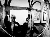 allé voir fougueux Girl Band concert soutien dans centre associatif Irlande. jours comme