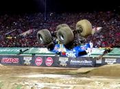 Découvrez premier Front Flip réalisé avec Monster Truck