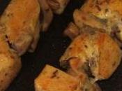Brochettes suprême poulet marinées épices champignons rosés