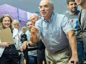 Echecs Garry Kasparov joue soir