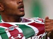 cible échappe s’engage avec autre club