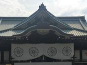 promenade sanctuaire shinto Yasukuni Tokyo