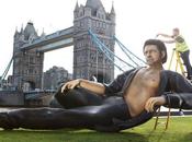 gigantesque statue Jeff Goldblum installée Londres