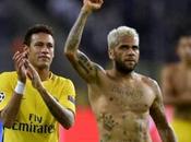 Polémique Neymar Dani Alves tacle violemment médias