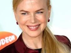 Nicole Kidman noyée sous fleurs Cruise