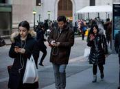 ville japonaise interdit l’utilisation smartphone marchant