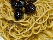 Spaghettis câpres, anchois olives noires