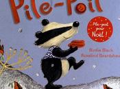 1648. tissu doux d'un beau rouge, idéal pour Noël était HUIT fois