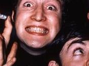 John Lennon versé pinte tête d’une femme mariage frère George Harrison, mais personne réagi