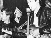 Beatles étaient pauvres leurs débuts qu’ils avaient besoin petites amies pour tenir microphones manches balai