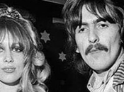 Billie Armstrong admet qu’une chansons Green ressemble chanson Beatles “While Guitar Gently Weeps”.