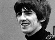 George Harrison échappé foule journalistes restaurant Maxim’s Paris sautant dans toboggan linge.