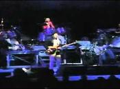 Regardez Ringo Starr Band reprendre “The Weight”.