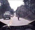 Régis fait wheeling moto